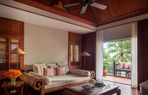 Anantara Hua Hin_Club Anantara Sea View Suite_Living Area 02