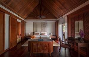 Anantara Hua Hin_Club Anantara Garden View Suite_Bedroom 01