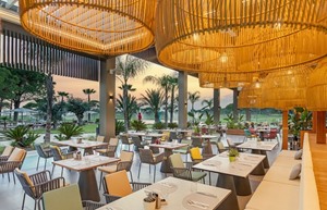 09-Mare Main Restaurant