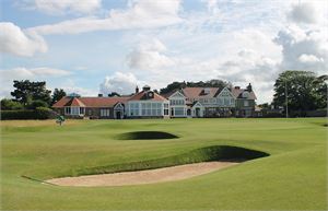 muirfield closeup clubhouse bunkers