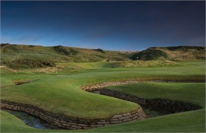 Cruden Bay 11 green over burn 3 4389