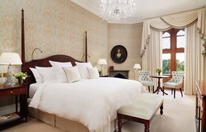signature suite lady augusta bedroom 2 full 1920x1285