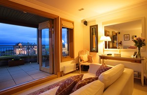 Masterbedroom with Balcony with views over the 18th Green of Old Course