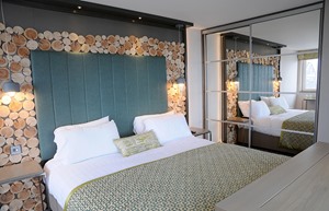 Waterside Hotel 26 