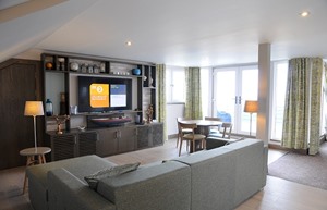 Waterside Hotel 25 