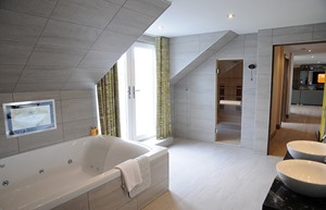 Waterside Hotel 29 