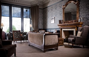 house no 5 lounge 17256320905 o