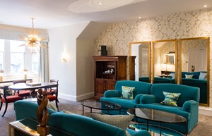 townhouse suite 44608740572 o