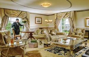 The Master Suite Lounge