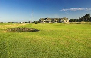 royal troon 18th green clubhouse